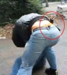 Hervorhebung: Schusswaffe; Quelle: YouTube; Urheber: Benutzer DoriDoKa; Standard-YouTube-Lizenz (non-commercial)