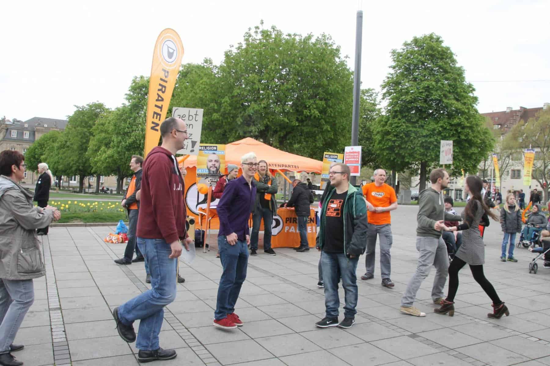 Piraten tanzen gegen das Tanzverbot