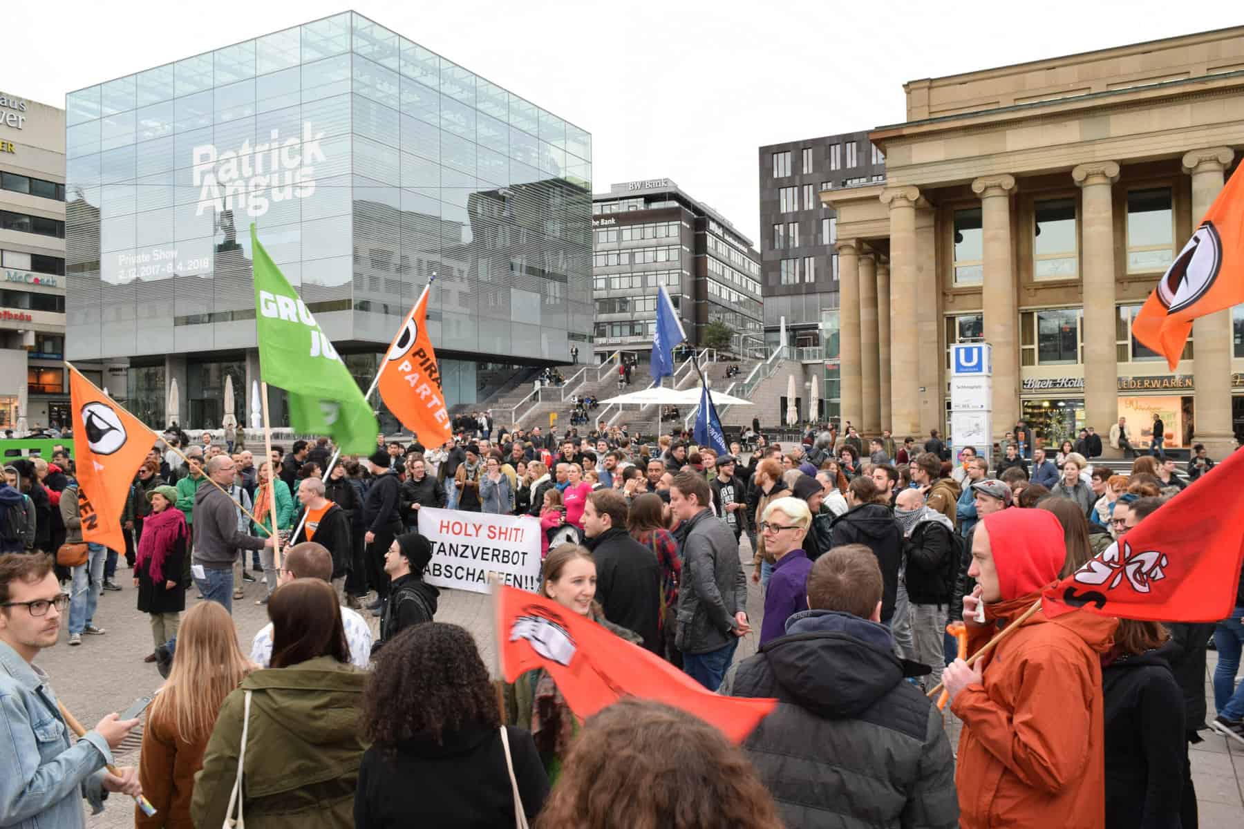 Stuttgart demonstriert für Trennung von Staat und Kirche